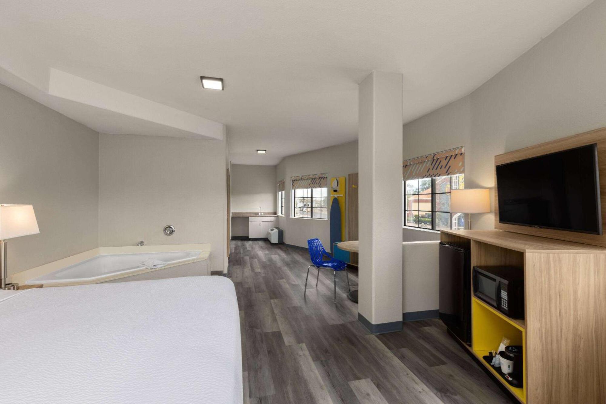 Days Inn & Suites By Wyndham Tucson/Marana מראה חיצוני תמונה